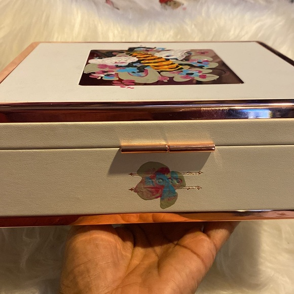 Wealth Box - Picture 2 of 6